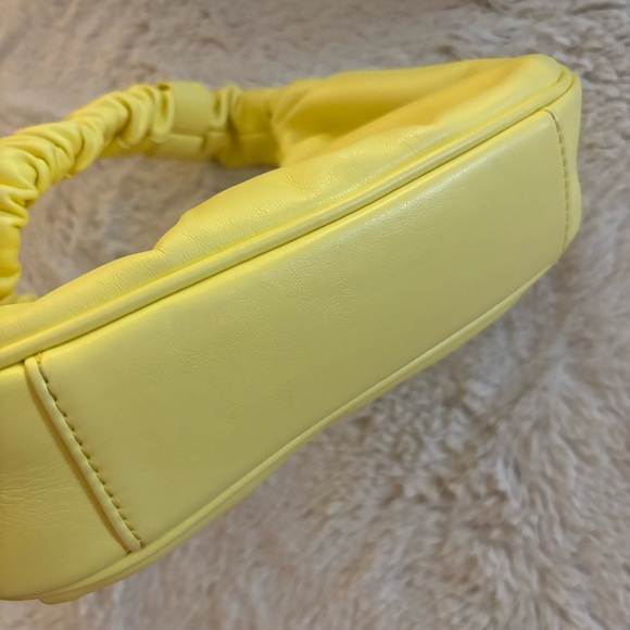 Aqua by Bloomingdale’s pale yellow purse - Picture 4 of 7